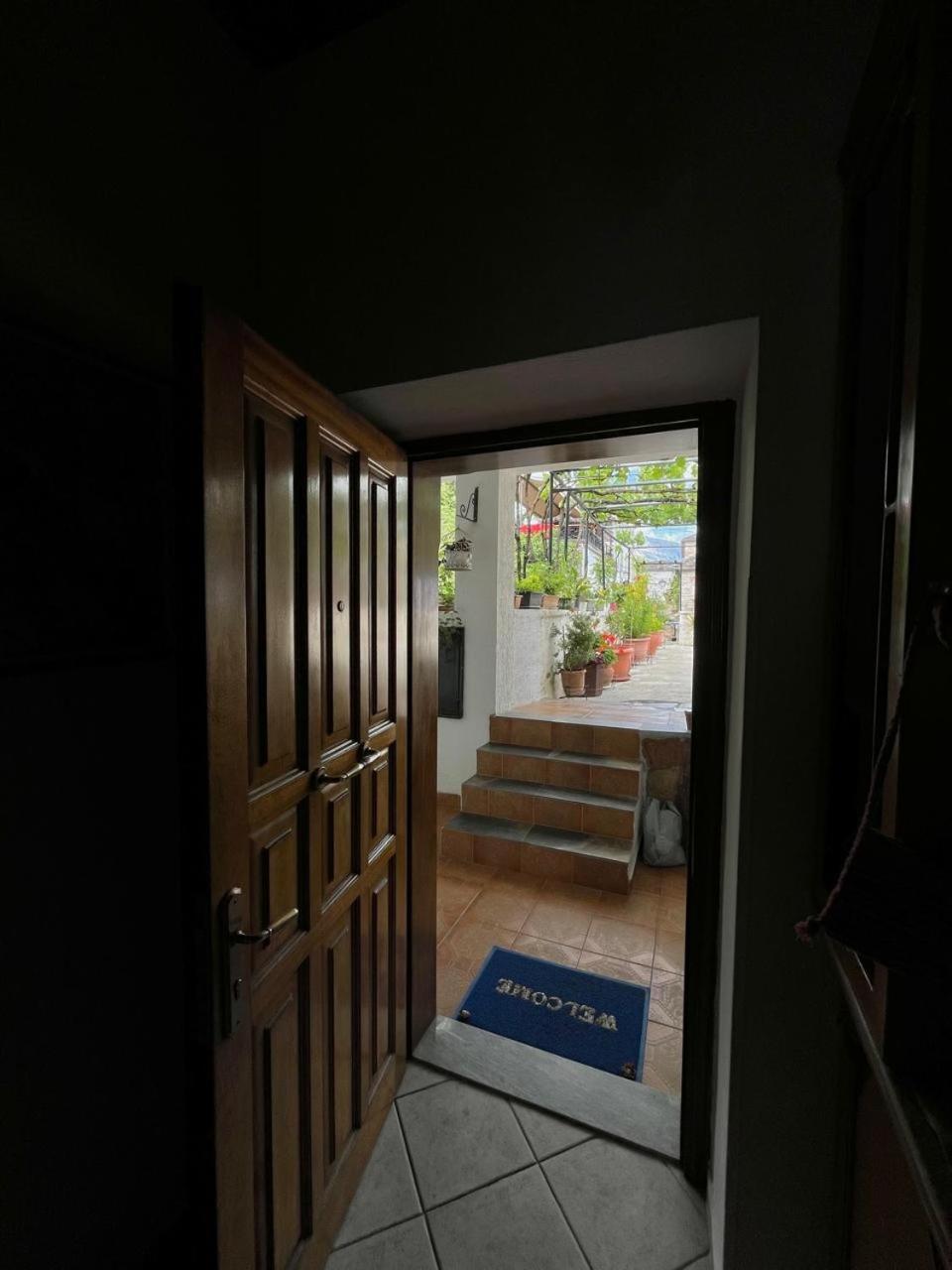 Andria'S Apartment ジロカストラ エクステリア 写真